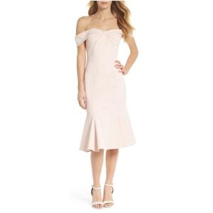 NWT Gal Meets Glam Tyler Off the Shoulder Trumpet Dress Ballet Pink